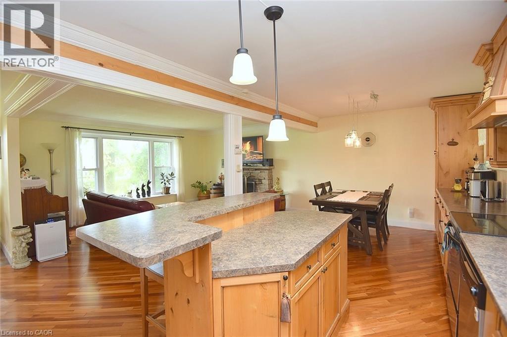 564 Evans Road, Hamilton, ON - Indoor Photo Showing Kitchen