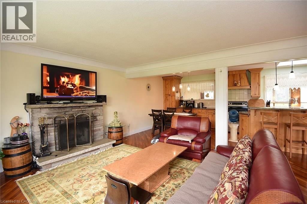 564 Evans Road, Hamilton, ON - Indoor Photo Showing Living Room With Fireplace