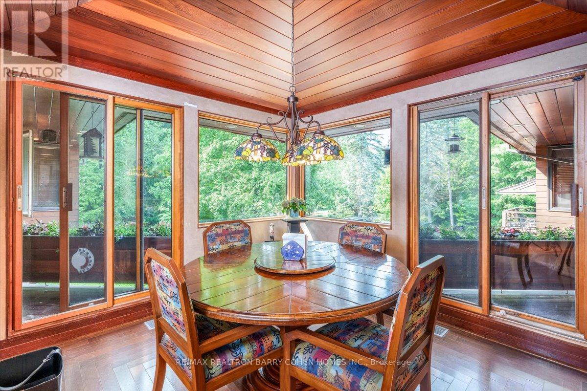 20 Woodsend Crescent, Aurora, ON - Indoor Photo Showing Dining Room