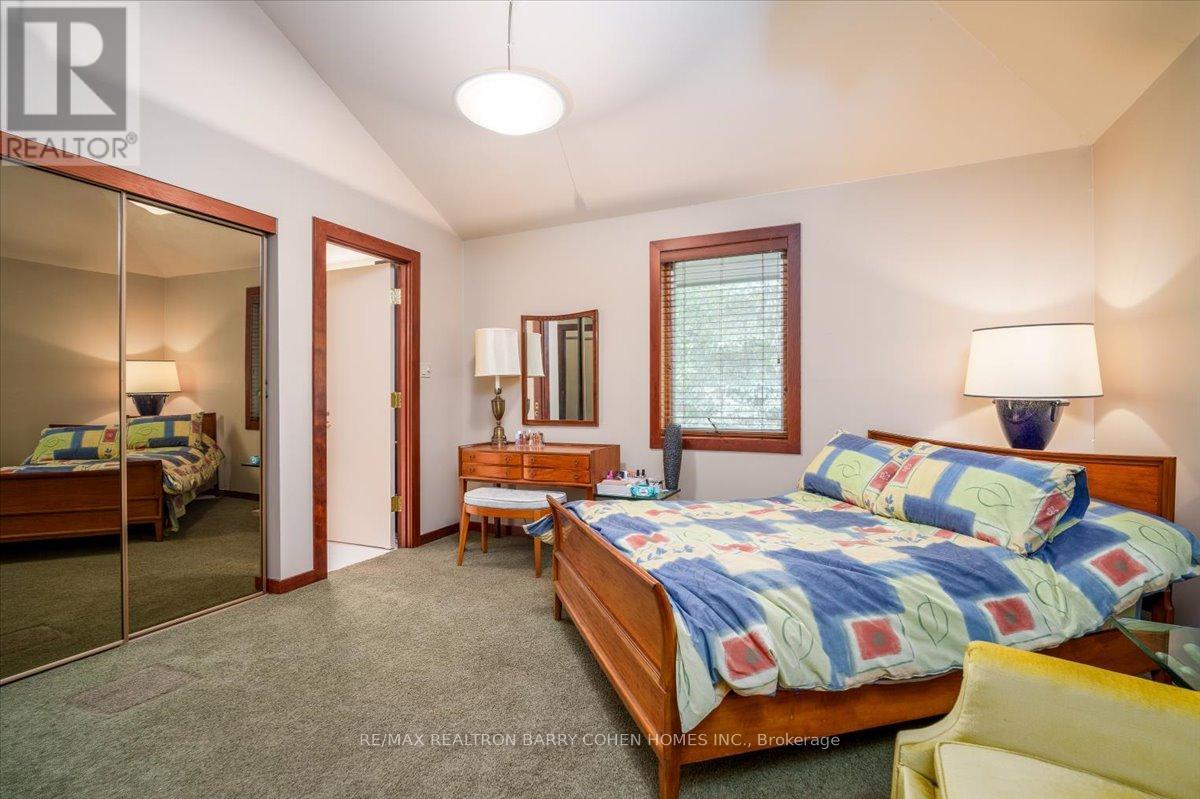 20 Woodsend Crescent, Aurora, ON - Indoor Photo Showing Bedroom