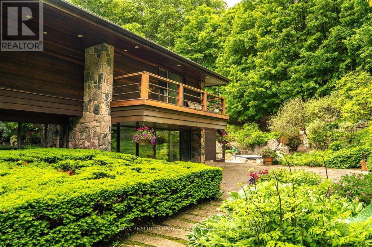 20 Woodsend Crescent, Aurora, ON - Outdoor