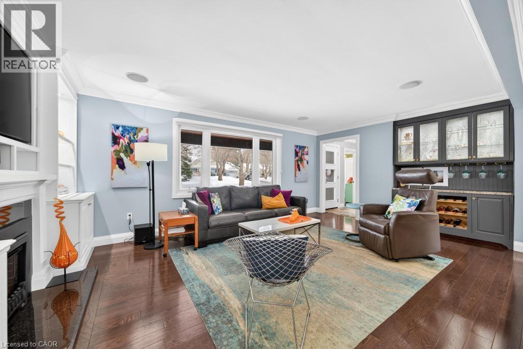 272 Goodram Drive, Burlington, ON - Indoor Photo Showing Living Room With Fireplace