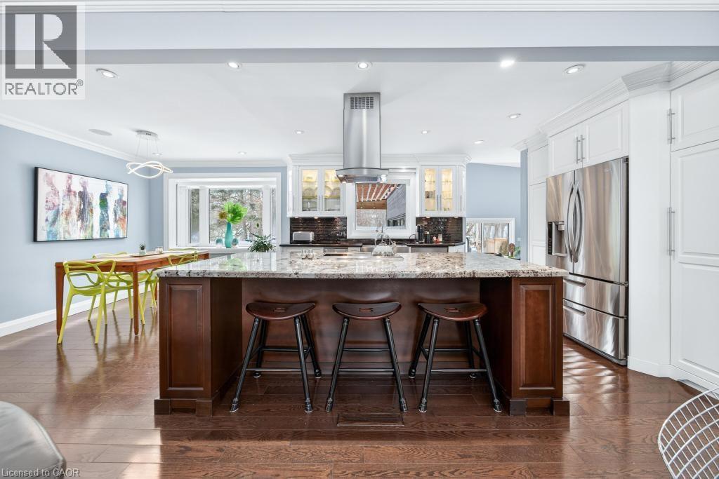 272 Goodram Drive, Burlington, ON - Indoor Photo Showing Kitchen With Upgraded Kitchen