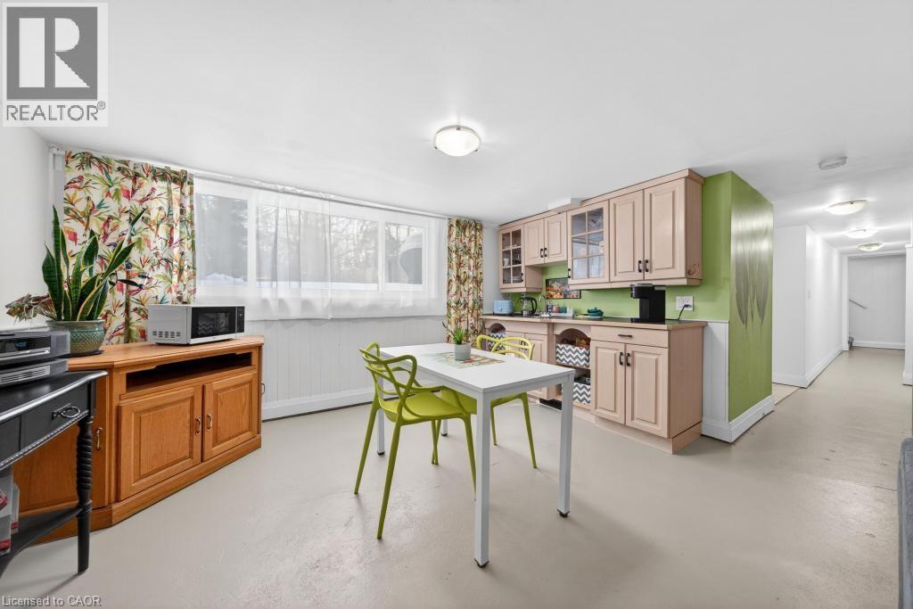 272 Goodram Drive, Burlington, ON - Indoor Photo Showing Kitchen