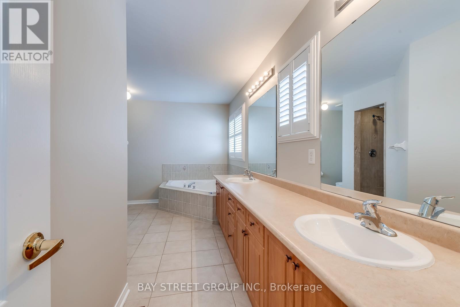 3581 Jorie Crescent, Mississauga, ON - Indoor Photo Showing Bathroom