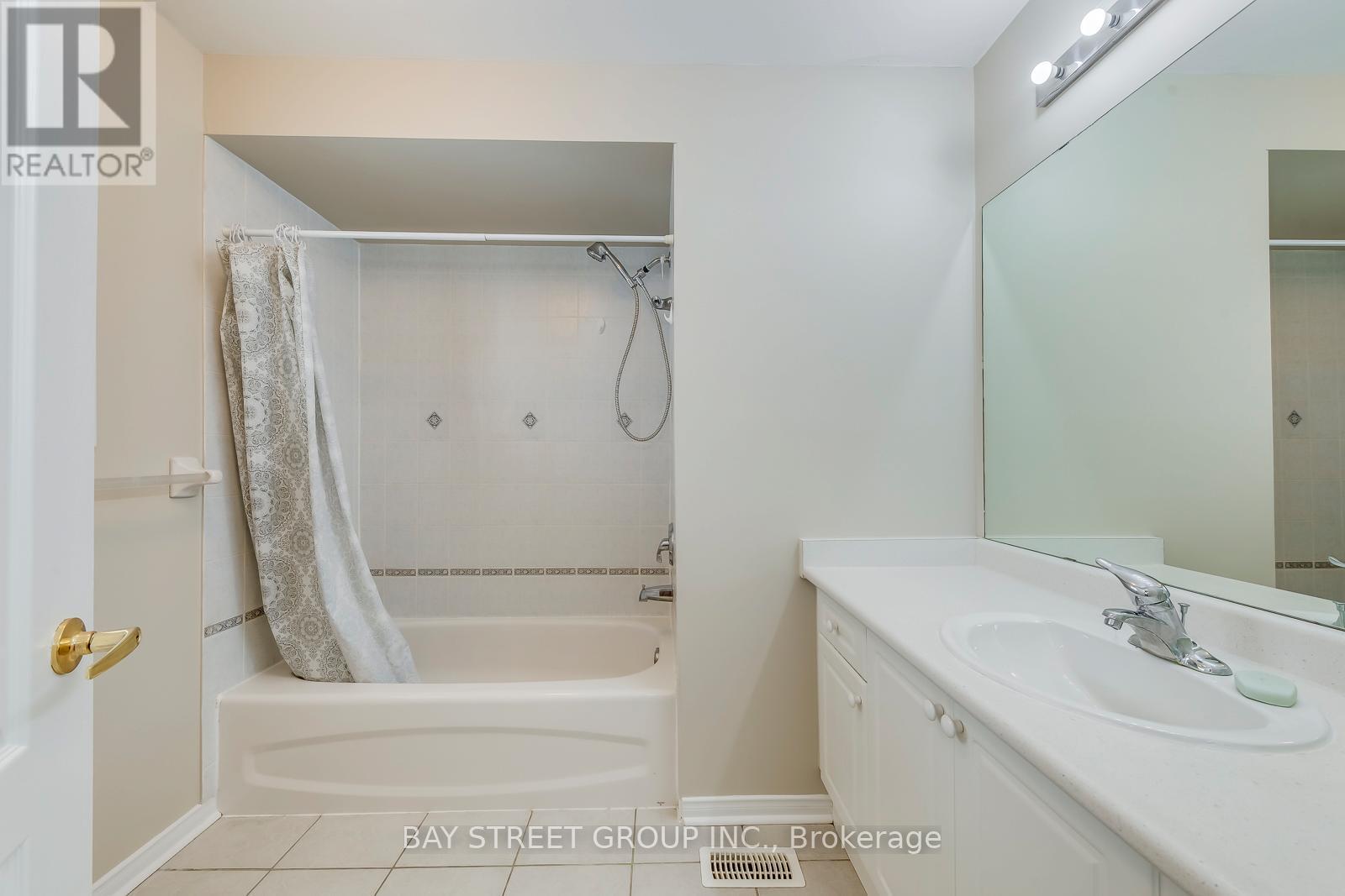 3581 Jorie Crescent, Mississauga, ON - Indoor Photo Showing Bathroom