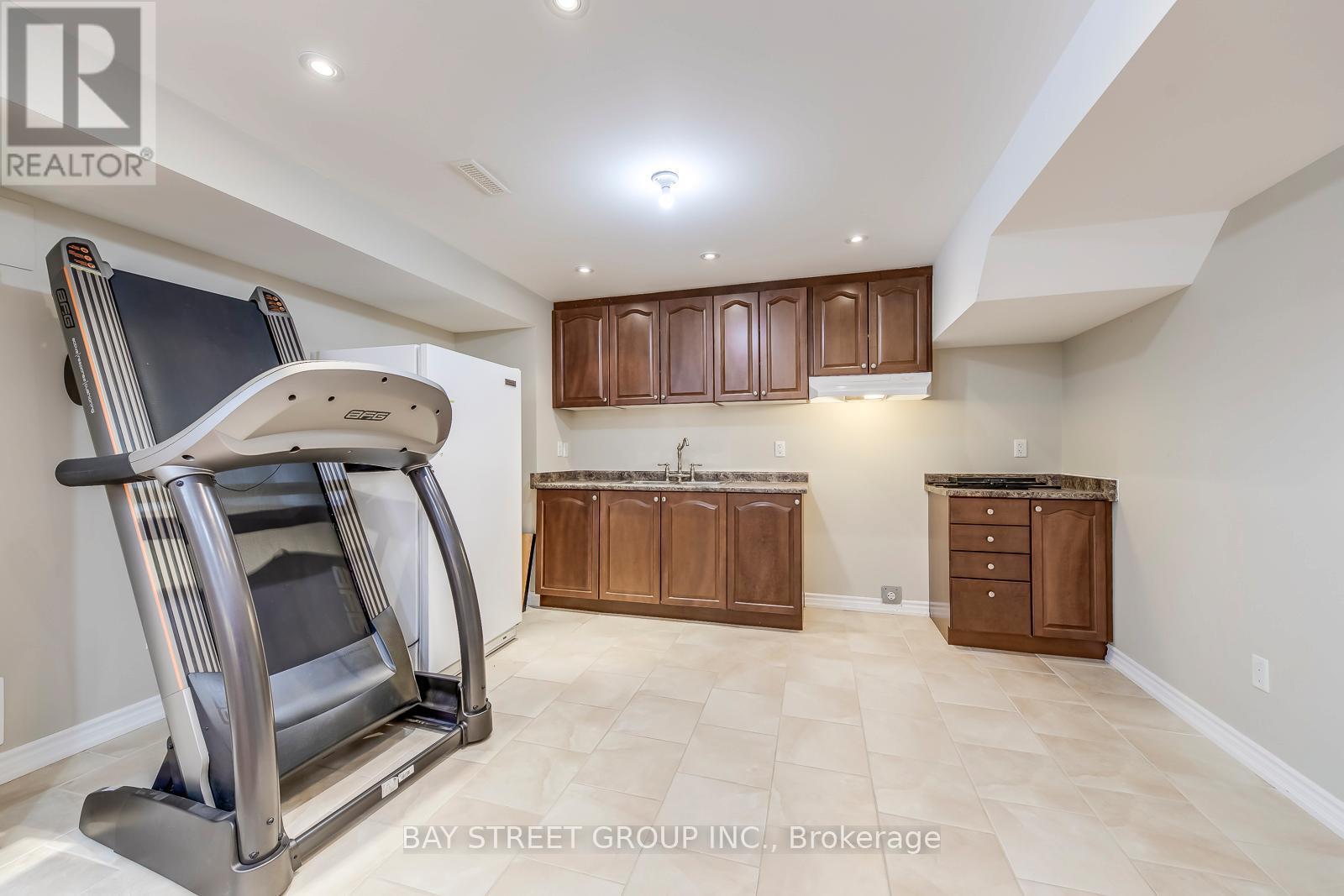 3581 Jorie Crescent, Mississauga, ON - Indoor Photo Showing Gym Room