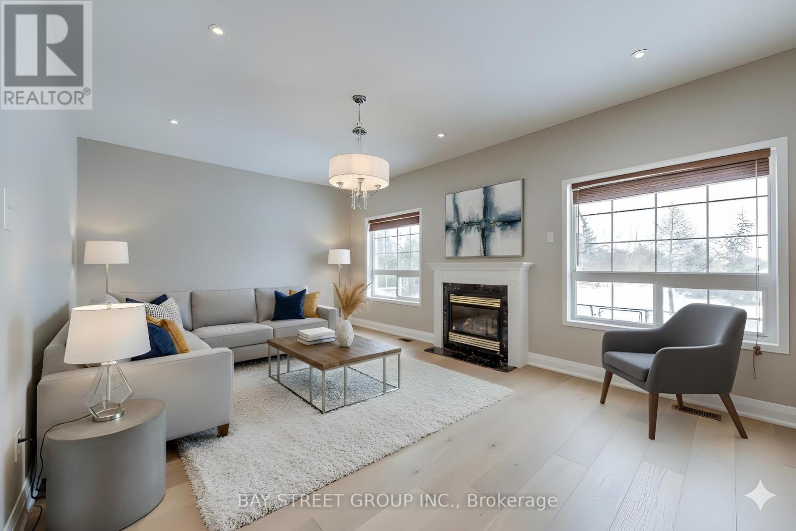 3581 Jorie Crescent, Mississauga, ON - Indoor Photo Showing Living Room With Fireplace