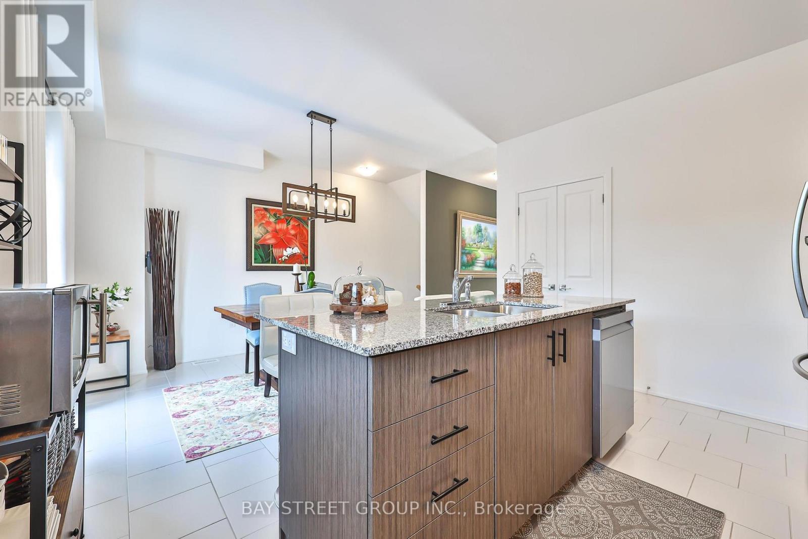 75 Windtree Way, Halton Hills, ON - Indoor Photo Showing Kitchen