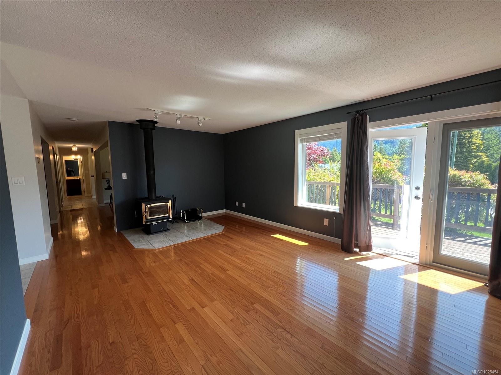 492 Cedar Cres, Gold River, BC