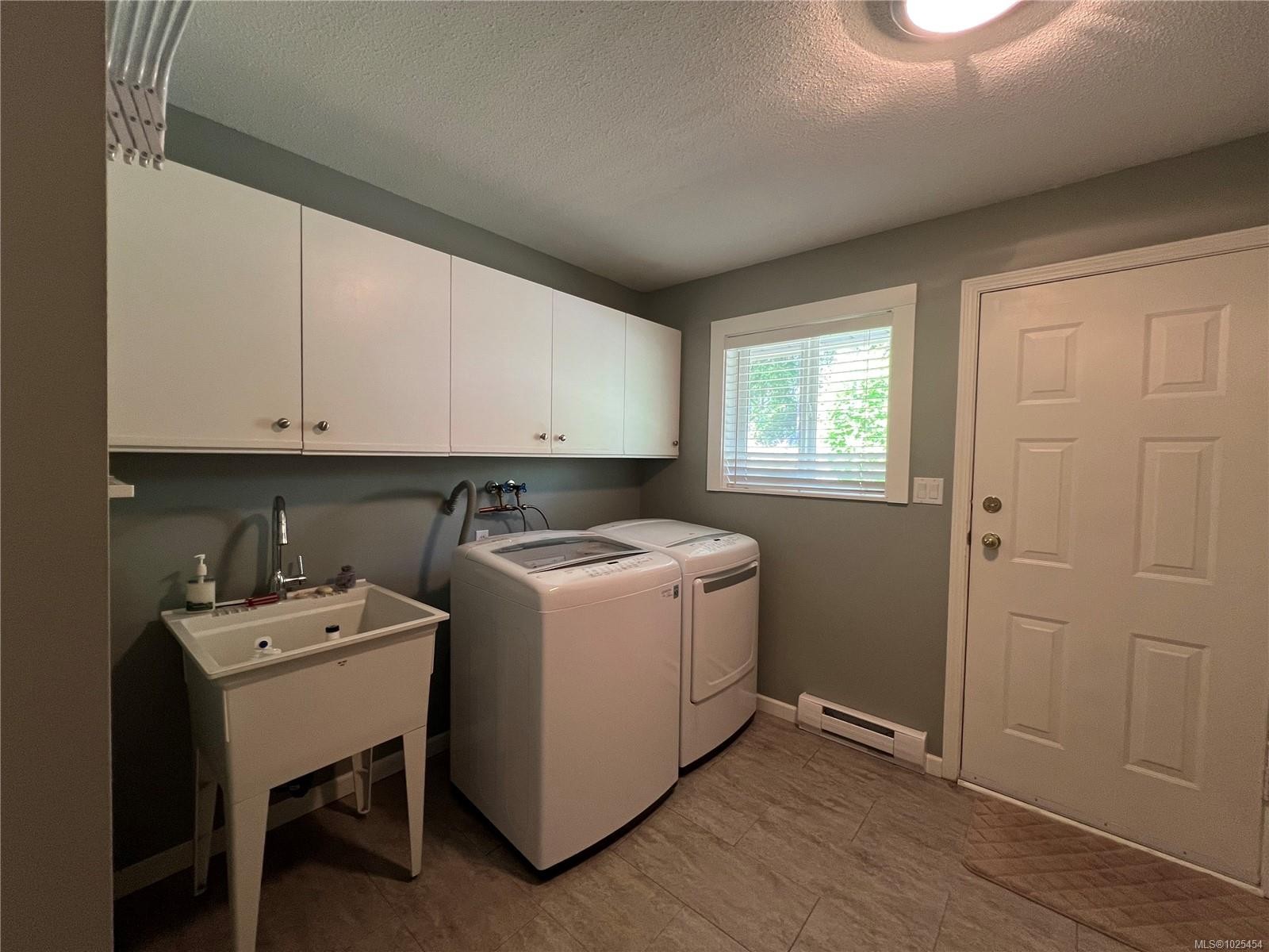 492 Cedar Cres, Gold River, BC