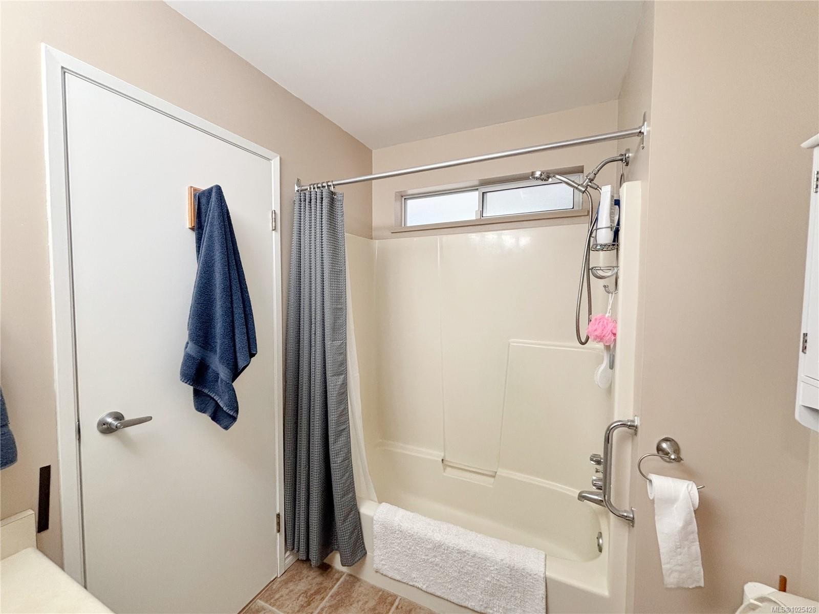 419 Donner Dr, Gold River, BC