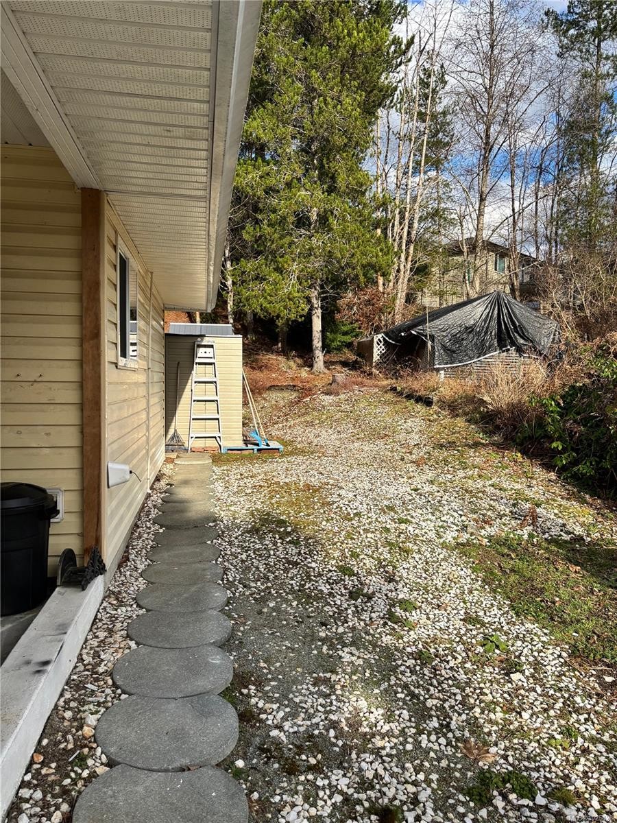 419 Donner Dr, Gold River, BC