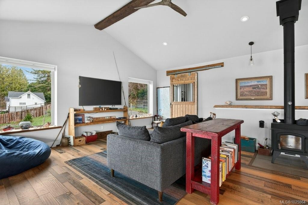 420 1St St, Sointula, BC