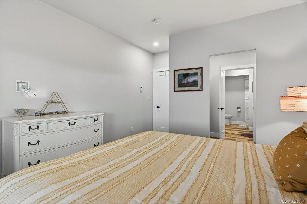 420 1St St, Sointula, BC