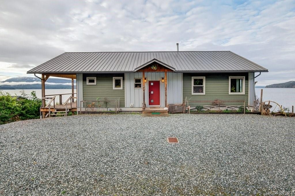 420 1St St, Sointula, BC