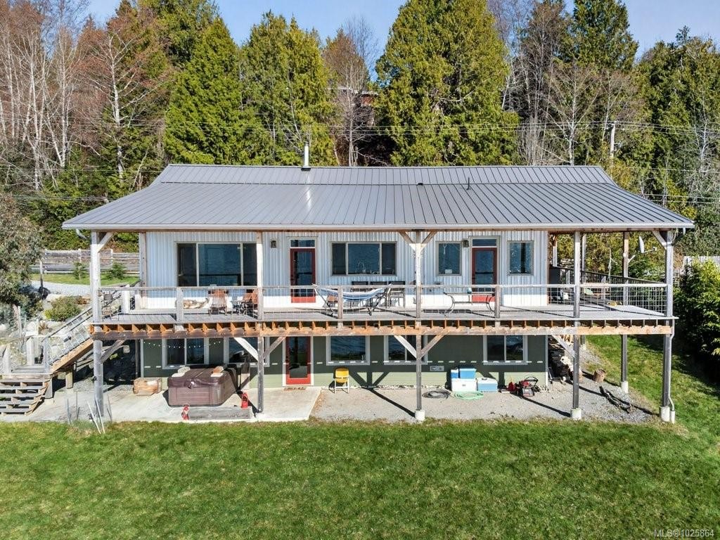 420 1St St, Sointula, BC