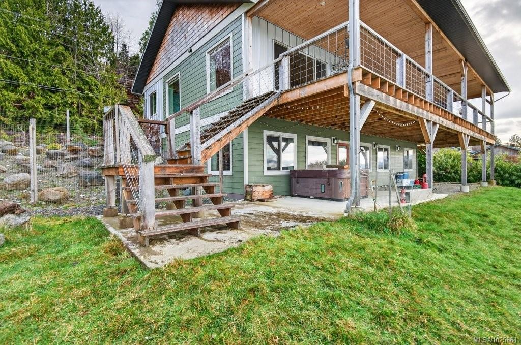 420 1St St, Sointula, BC