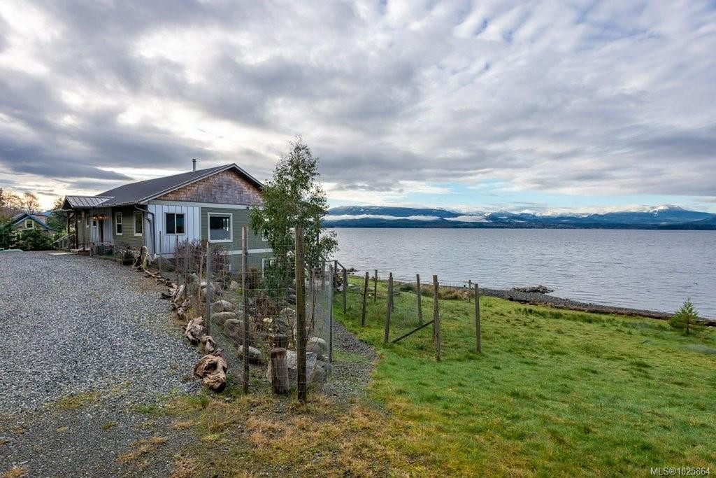 420 1St St, Sointula, BC