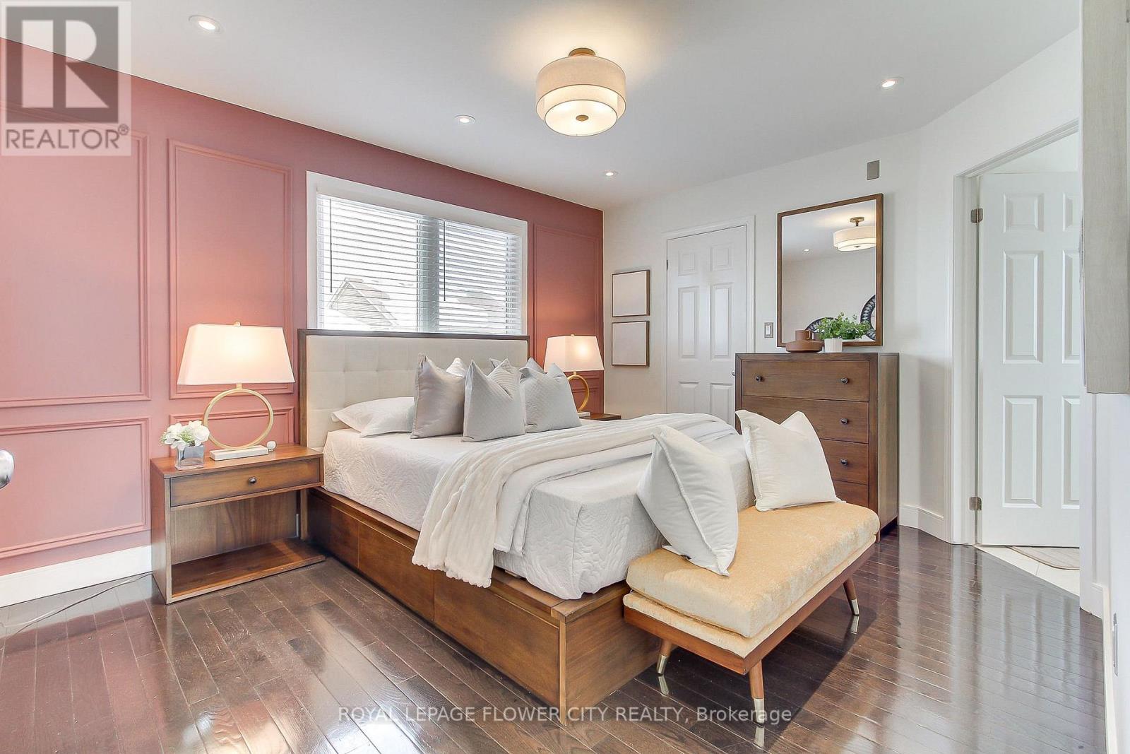 917 Mctrach Crescent, Milton, ON - Indoor Photo Showing Bedroom