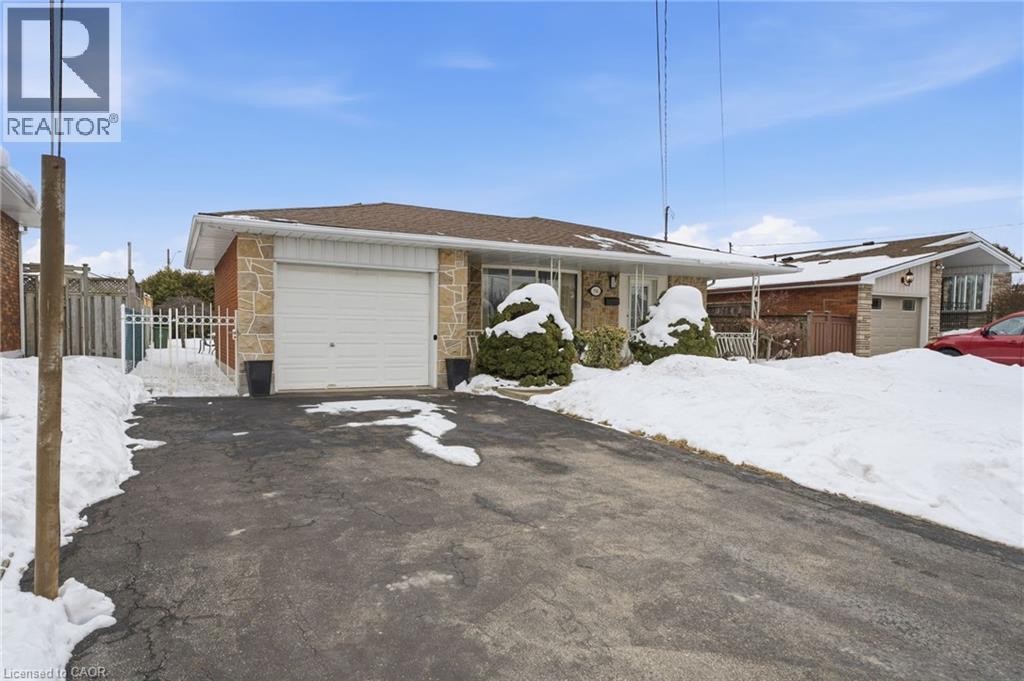 156 Kentley Drive, Hamilton, ON - Outdoor