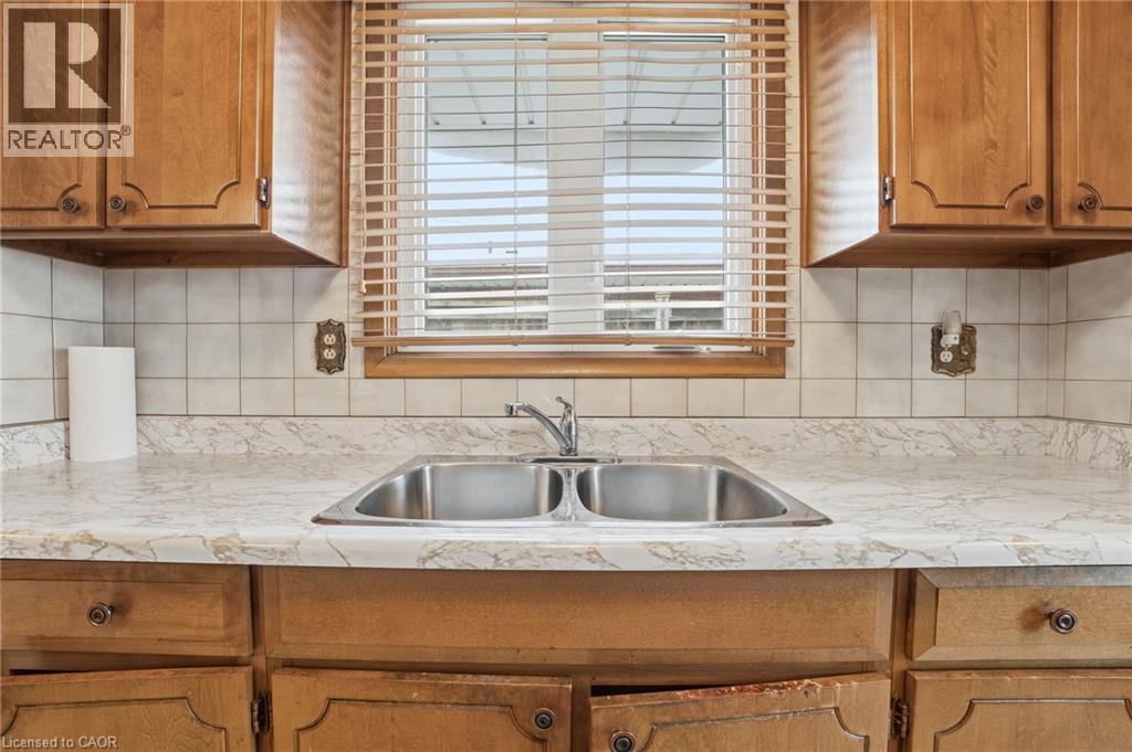 156 Kentley Drive, Hamilton, ON - Indoor Photo Showing Kitchen With Double Sink