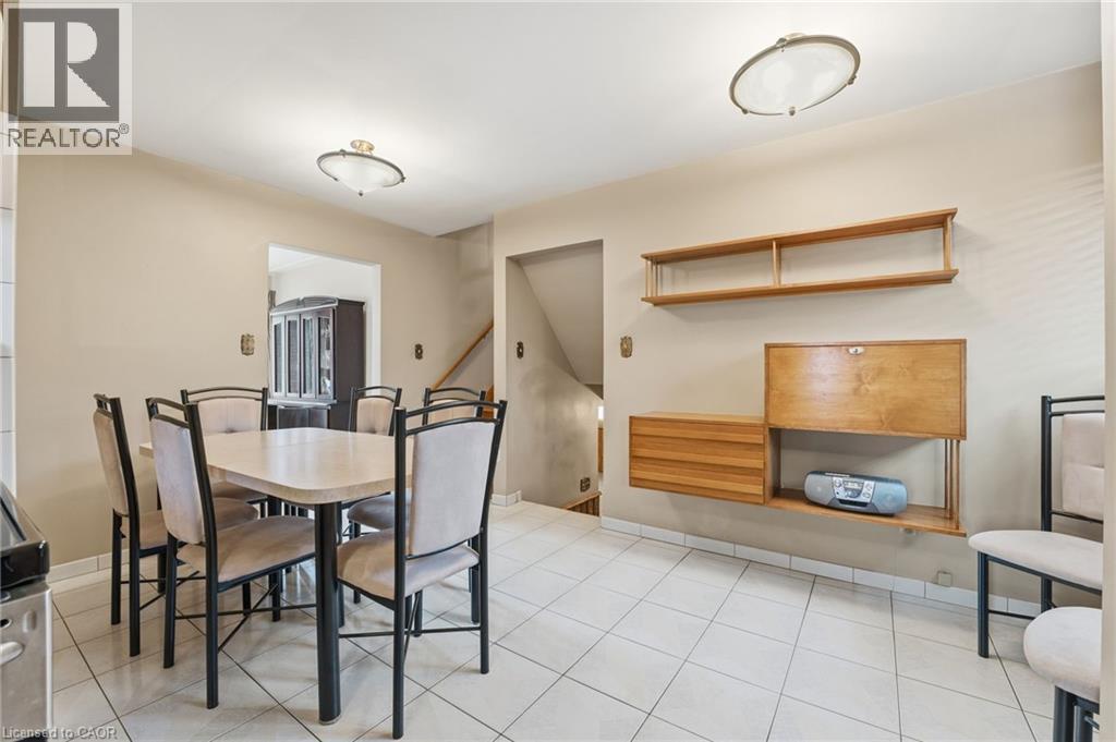 156 Kentley Drive, Hamilton, ON - Indoor Photo Showing Dining Room