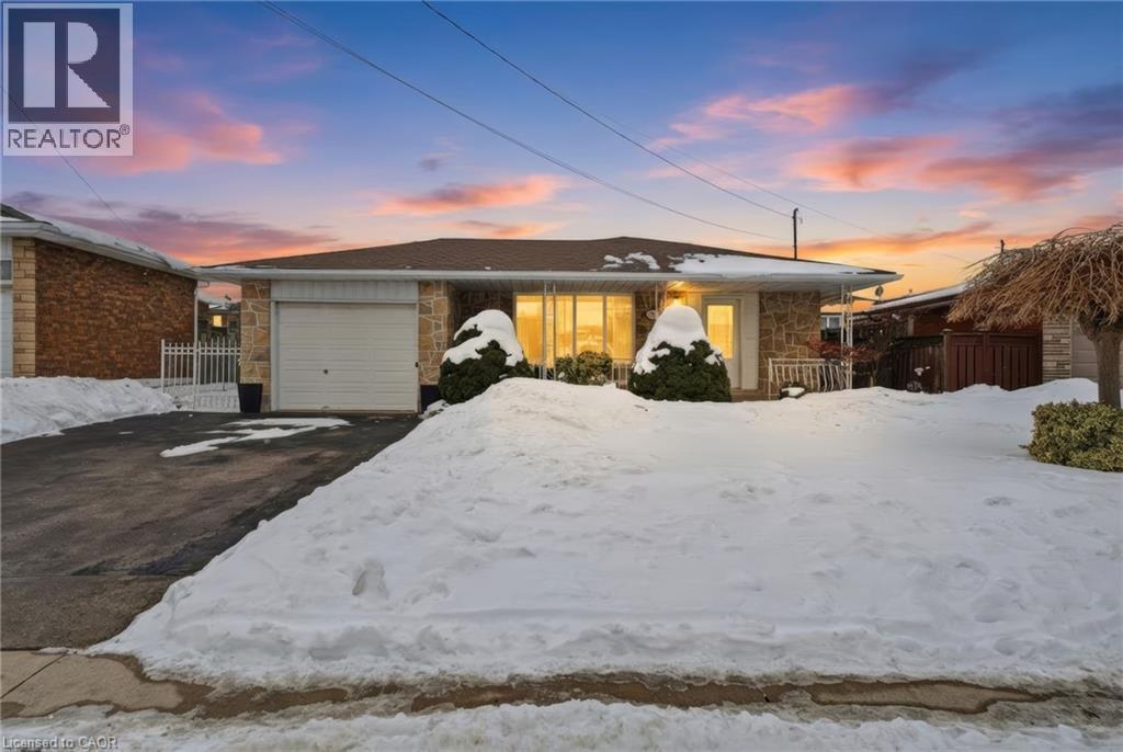 156 Kentley Drive, Hamilton, ON - Outdoor