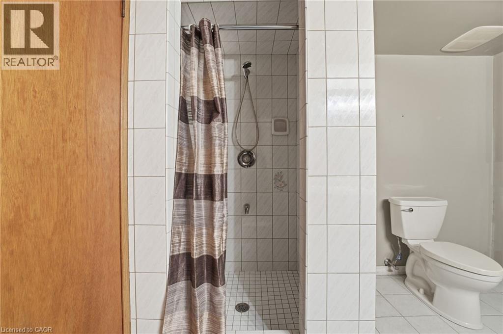 156 Kentley Drive, Hamilton, ON - Indoor Photo Showing Bathroom