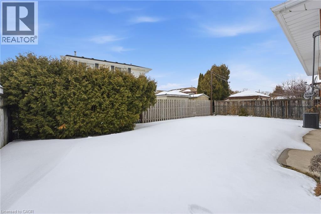 156 Kentley Drive, Hamilton, ON - Outdoor