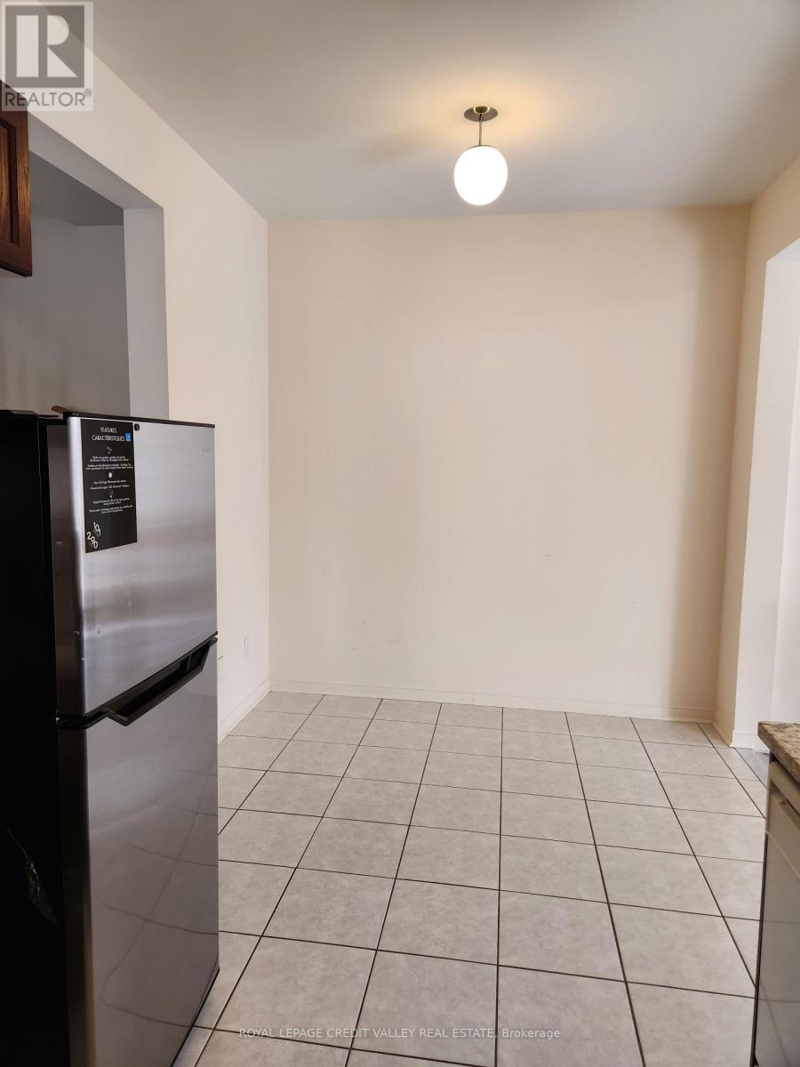 Upper - 680 Courtney Valley Road, Mississauga, ON - Indoor