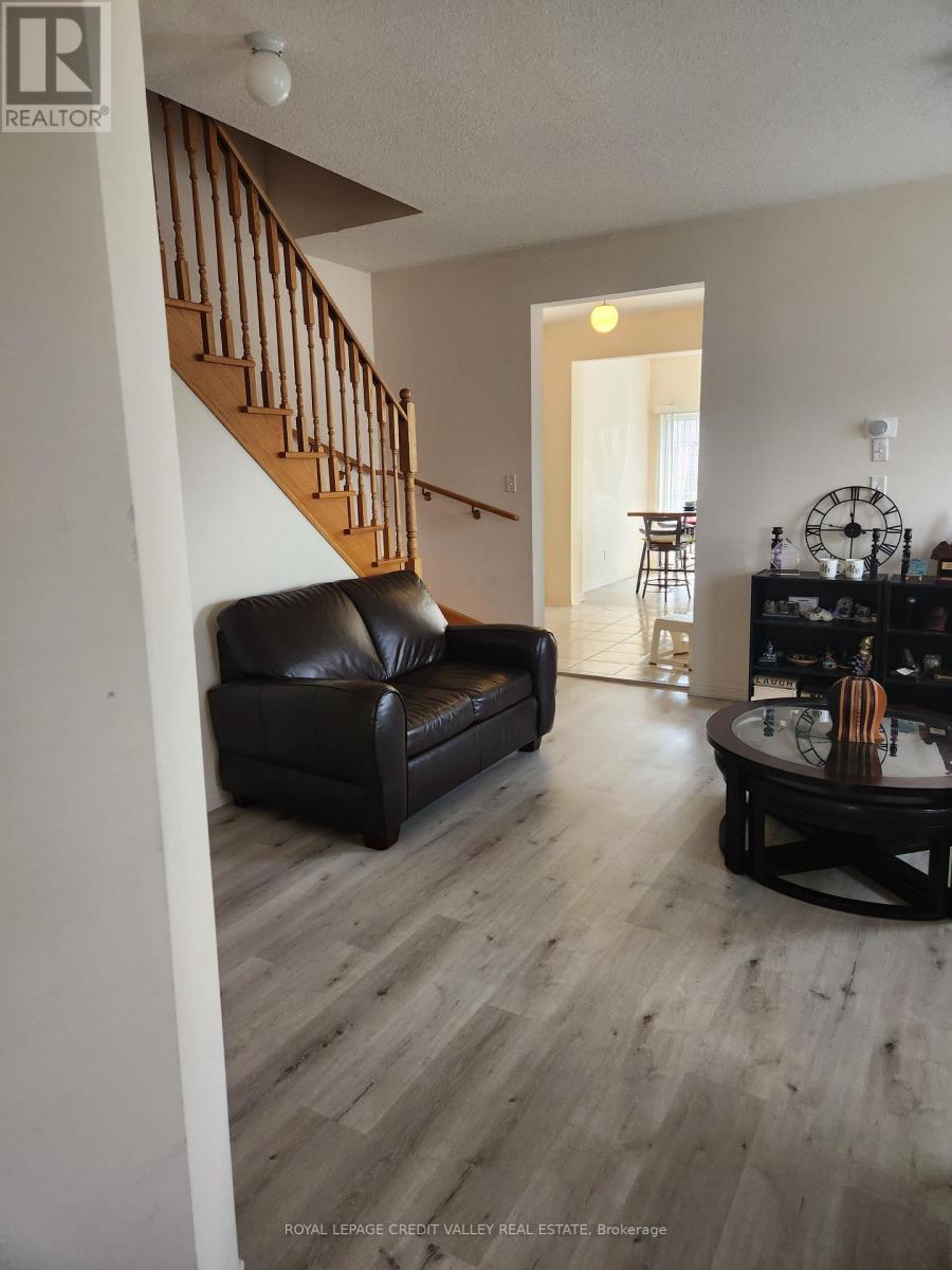 Upper - 680 Courtney Valley Road, Mississauga, ON - Indoor