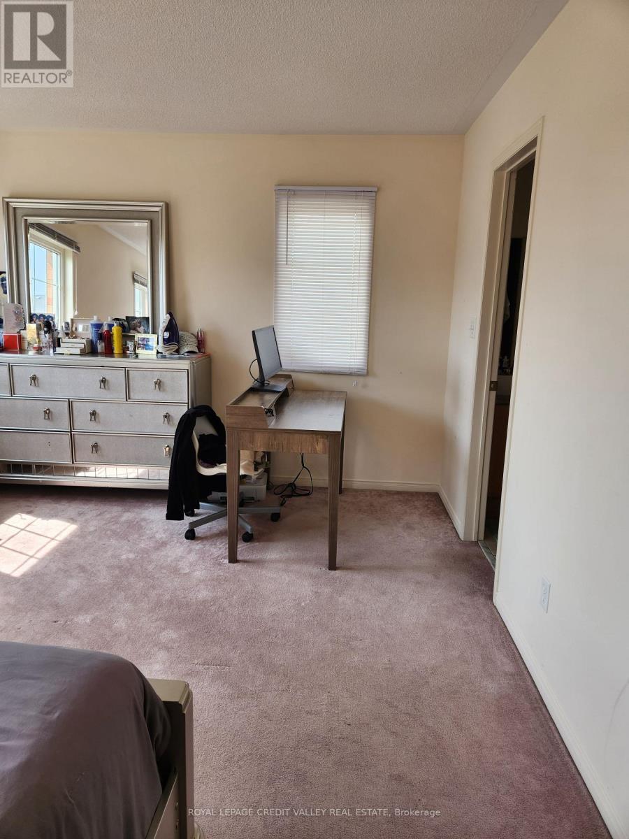 Upper - 680 Courtney Valley Road, Mississauga, ON - Indoor Photo Showing Office