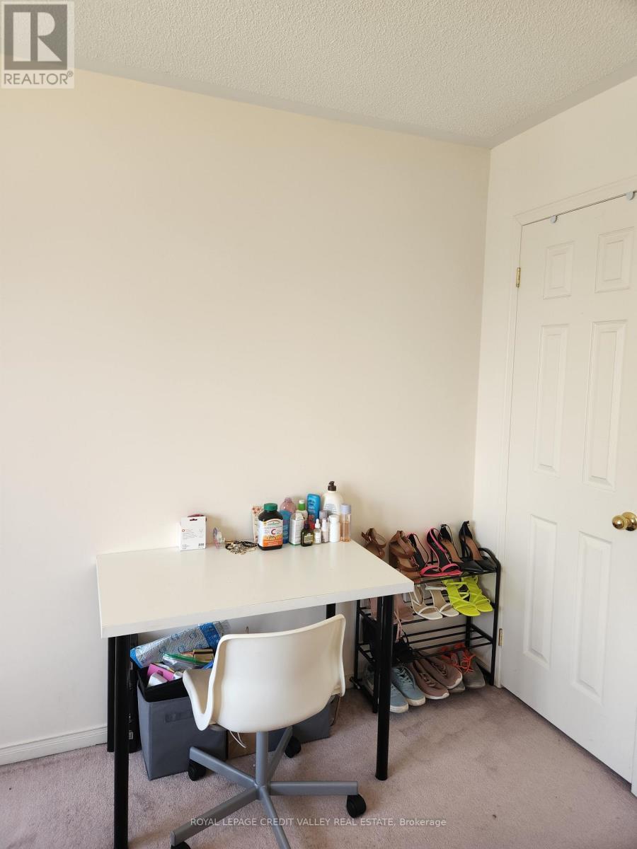 Upper - 680 Courtney Valley Road, Mississauga, ON - Indoor Photo Showing Office