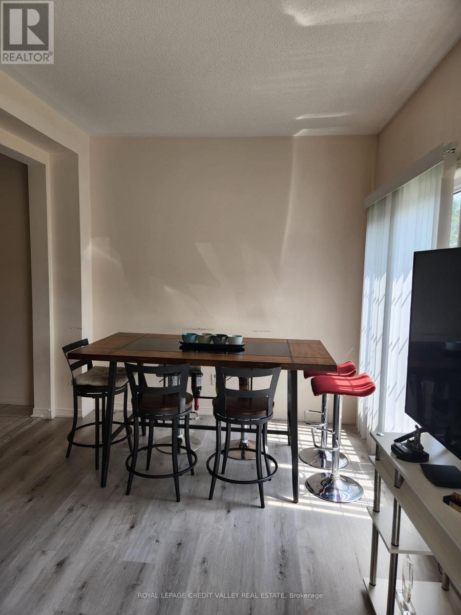 Upper - 680 Courtney Valley Road, Mississauga, ON - Indoor Photo Showing Dining Room