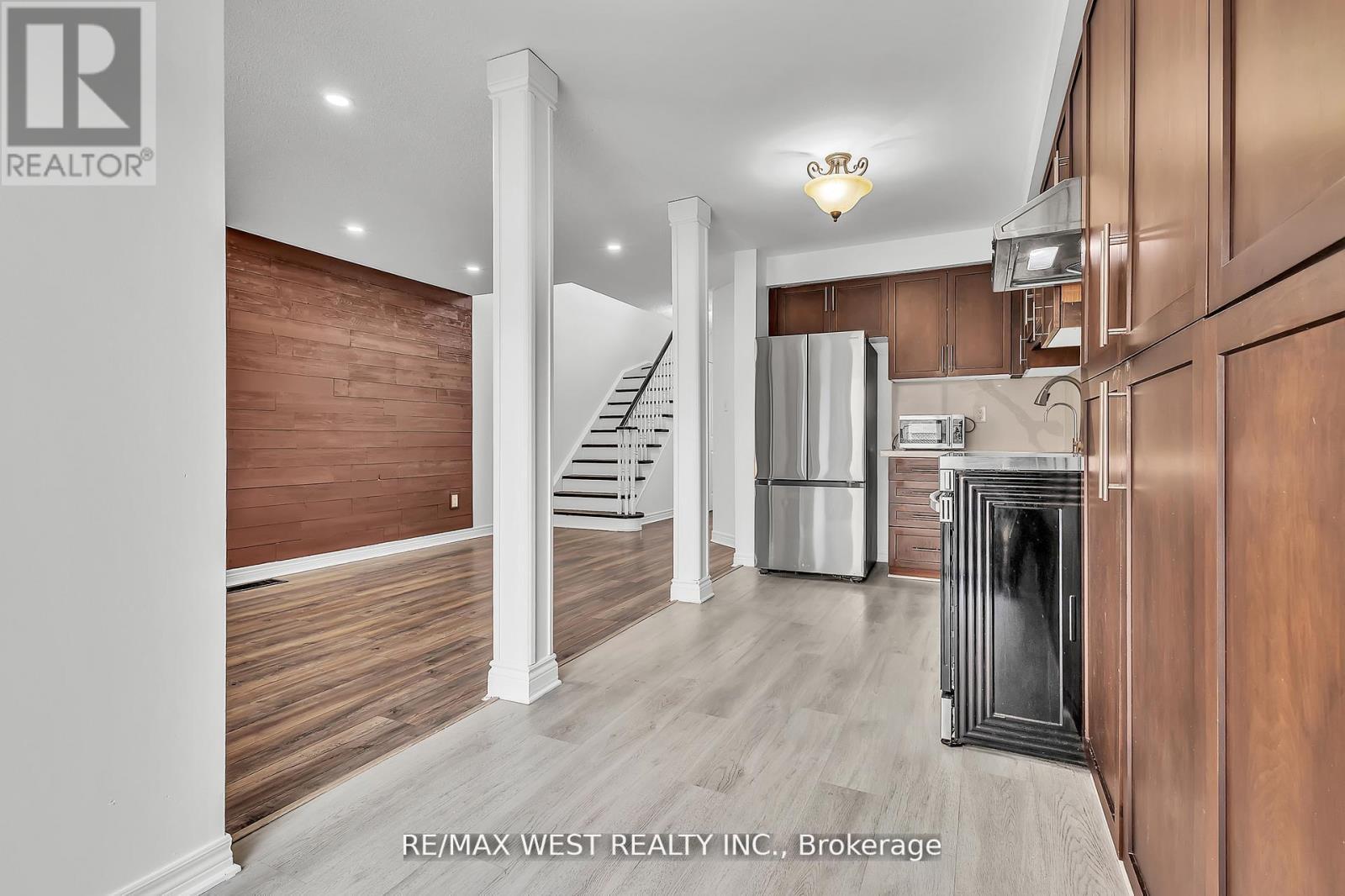 3865 Allcroft Road, Mississauga, ON - Indoor Photo Showing Kitchen