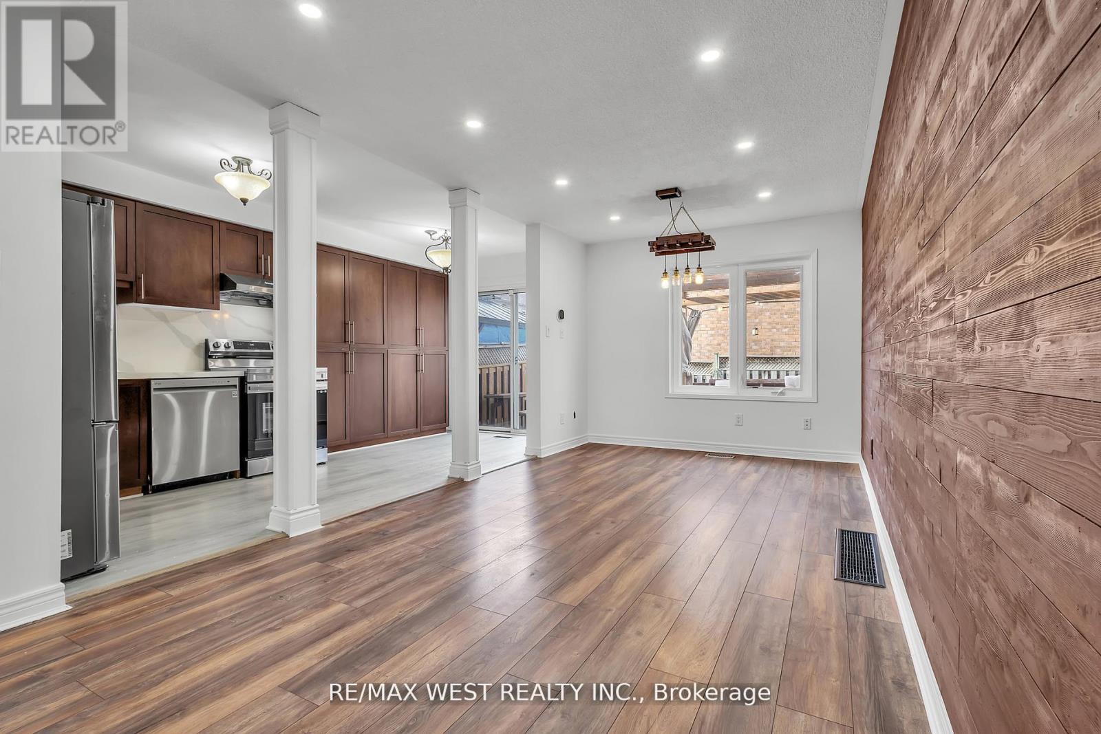 3865 Allcroft Road, Mississauga, ON - Indoor