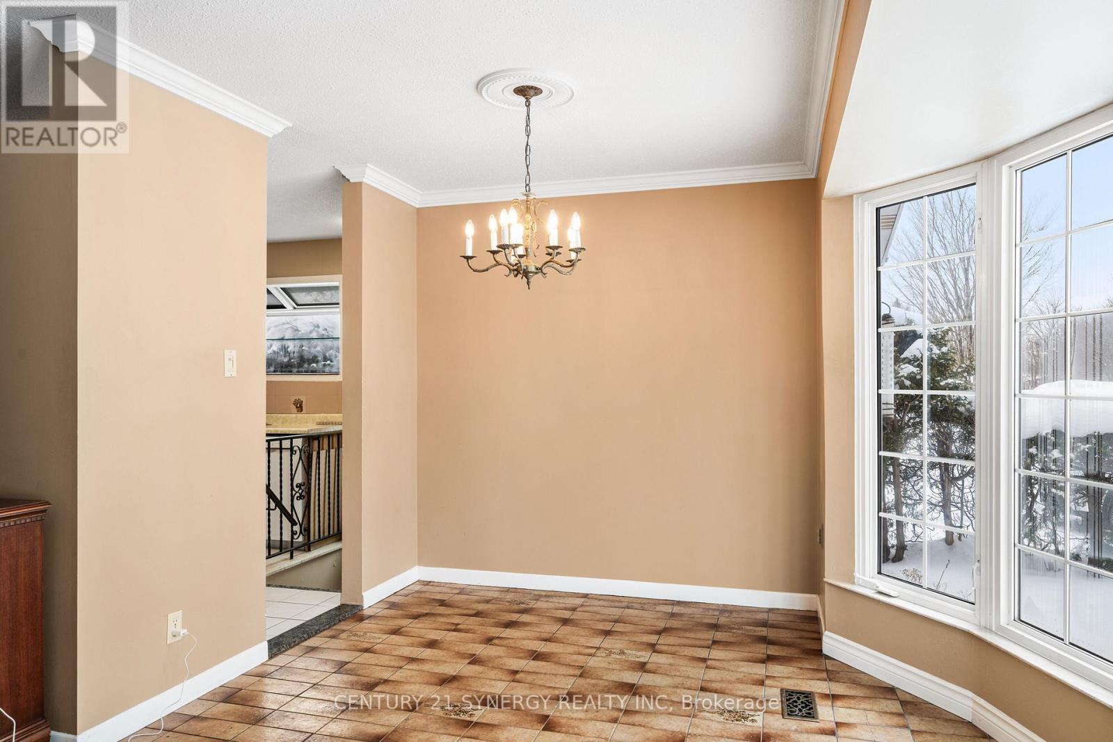 2414 Joliffe Street, Ottawa, ON - Indoor Photo Showing Other Room