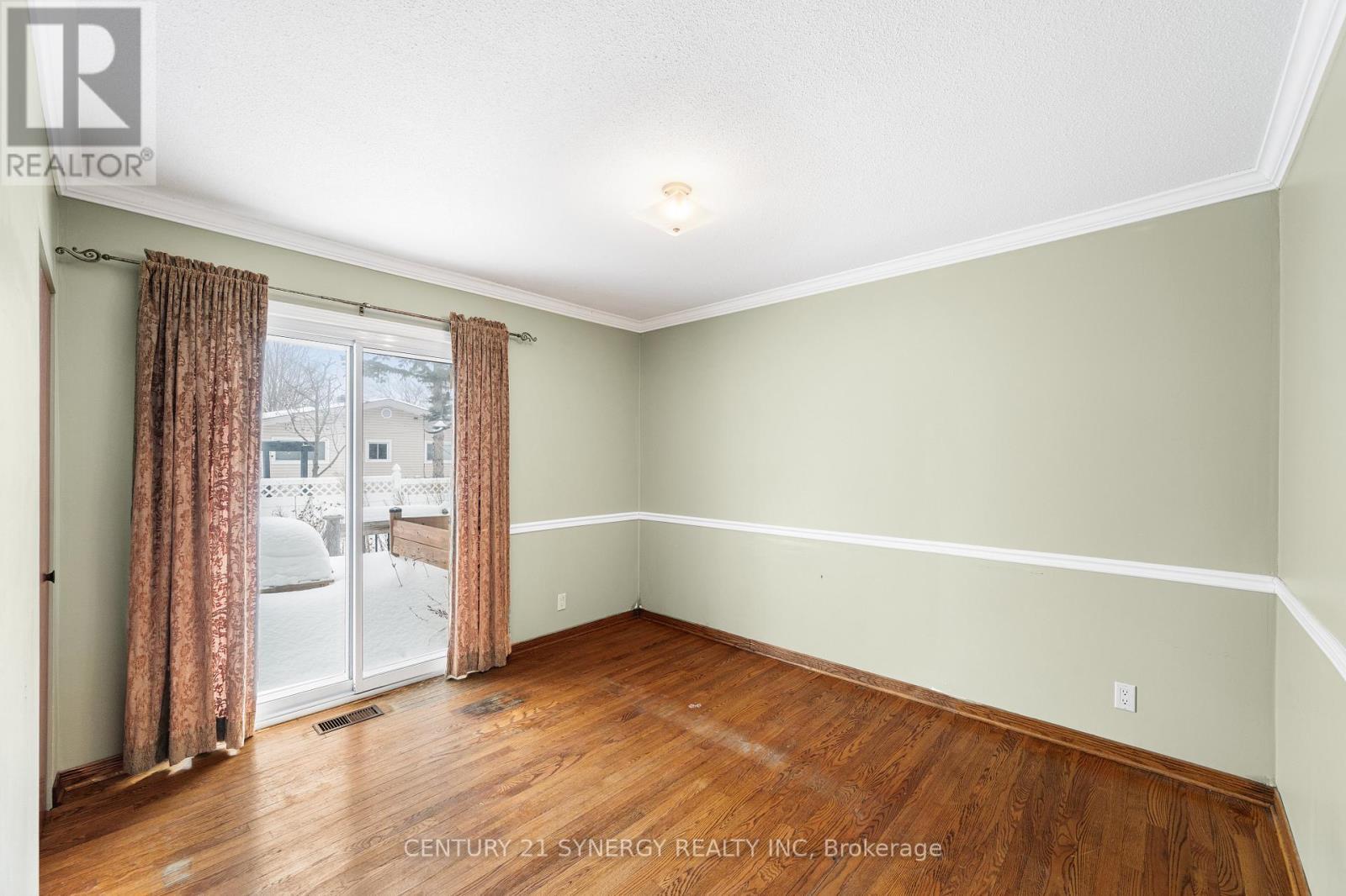 2414 Joliffe Street, Ottawa, ON - Indoor Photo Showing Other Room