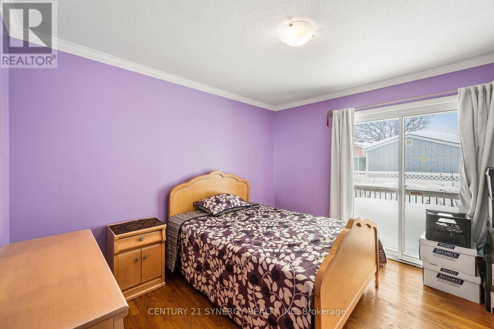 2414 Joliffe Street, Ottawa, ON - Indoor Photo Showing Bedroom