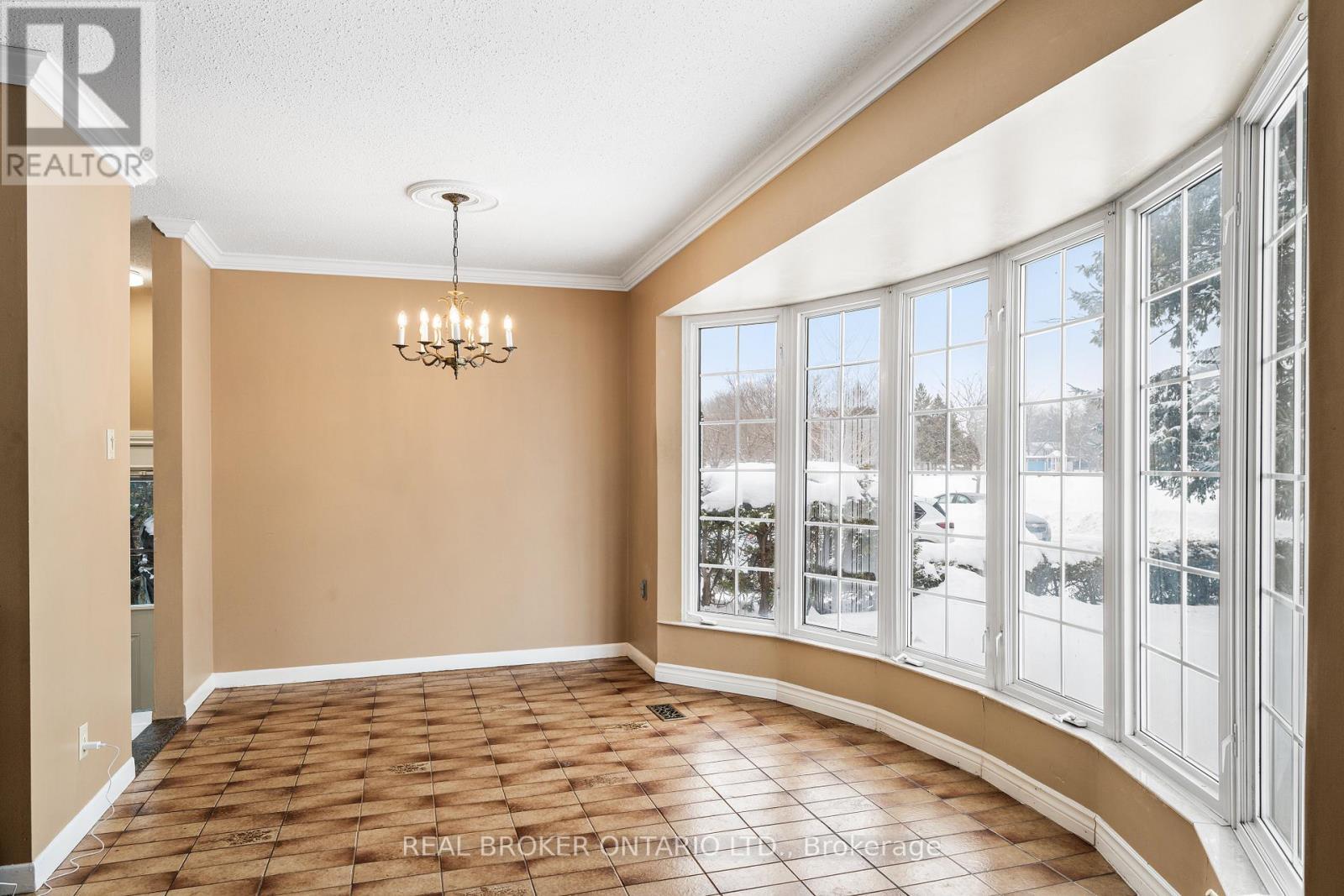 2414 Joliffe Street, Ottawa, ON - Indoor Photo Showing Other Room