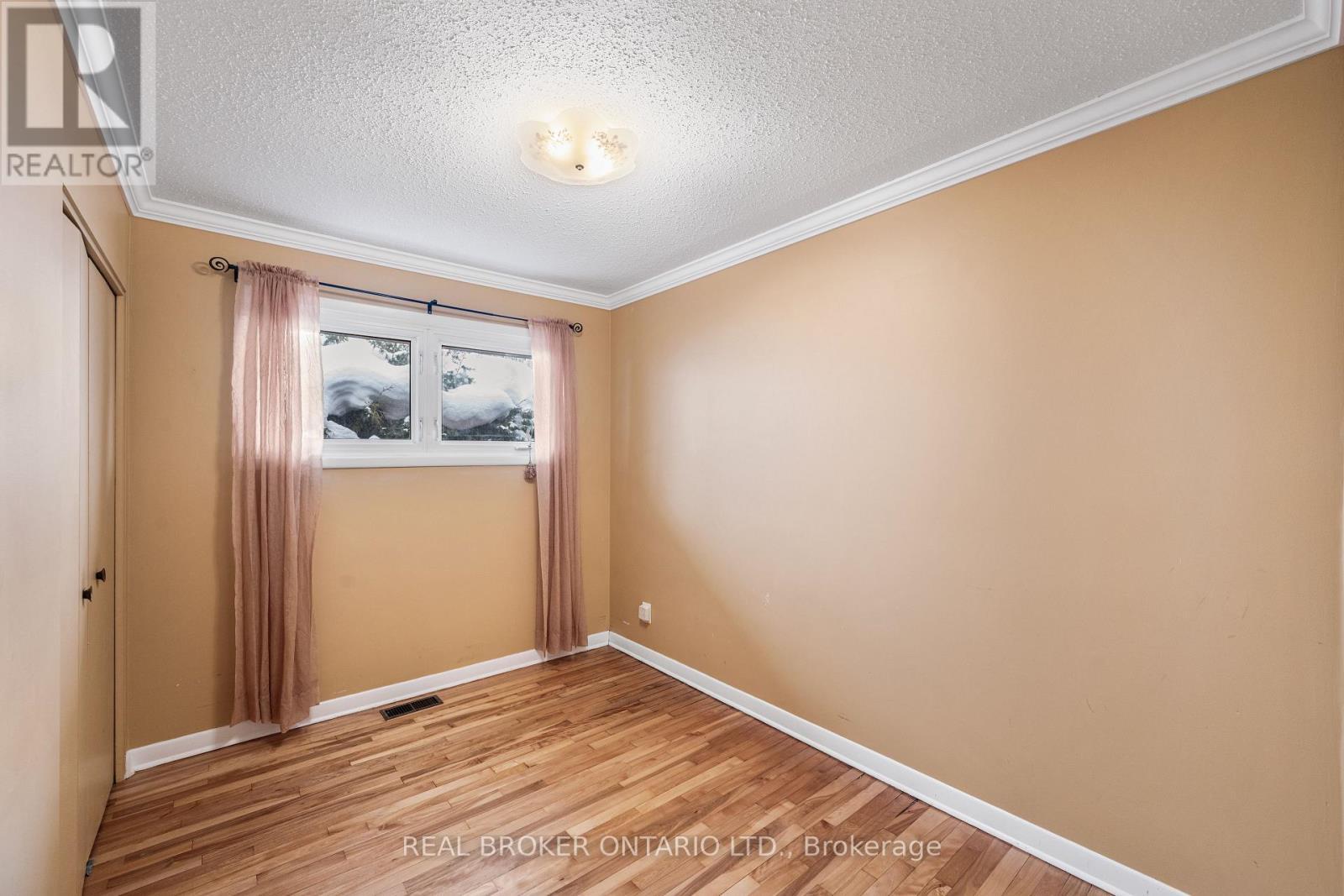 2414 Joliffe Street, Ottawa, ON - Indoor Photo Showing Other Room