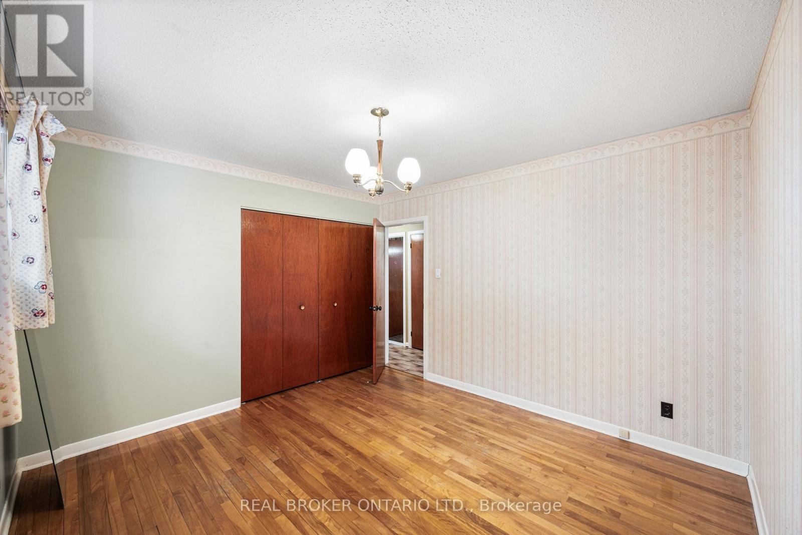 2414 Joliffe Street, Ottawa, ON - Indoor Photo Showing Other Room