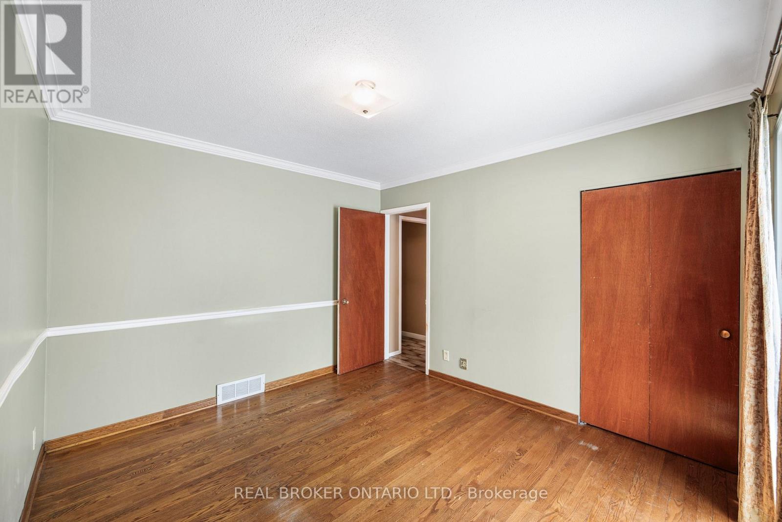 2414 Joliffe Street, Ottawa, ON - Indoor Photo Showing Other Room