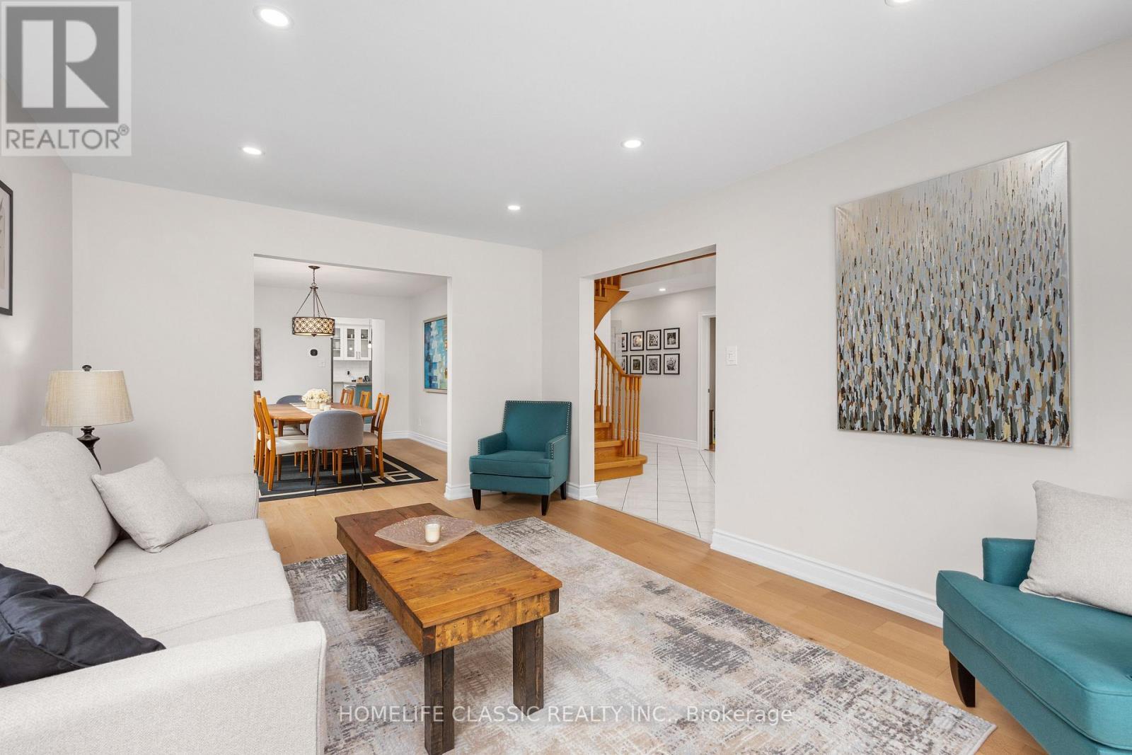 521 Sundown Crescent, Pickering, ON - Indoor Photo Showing Living Room