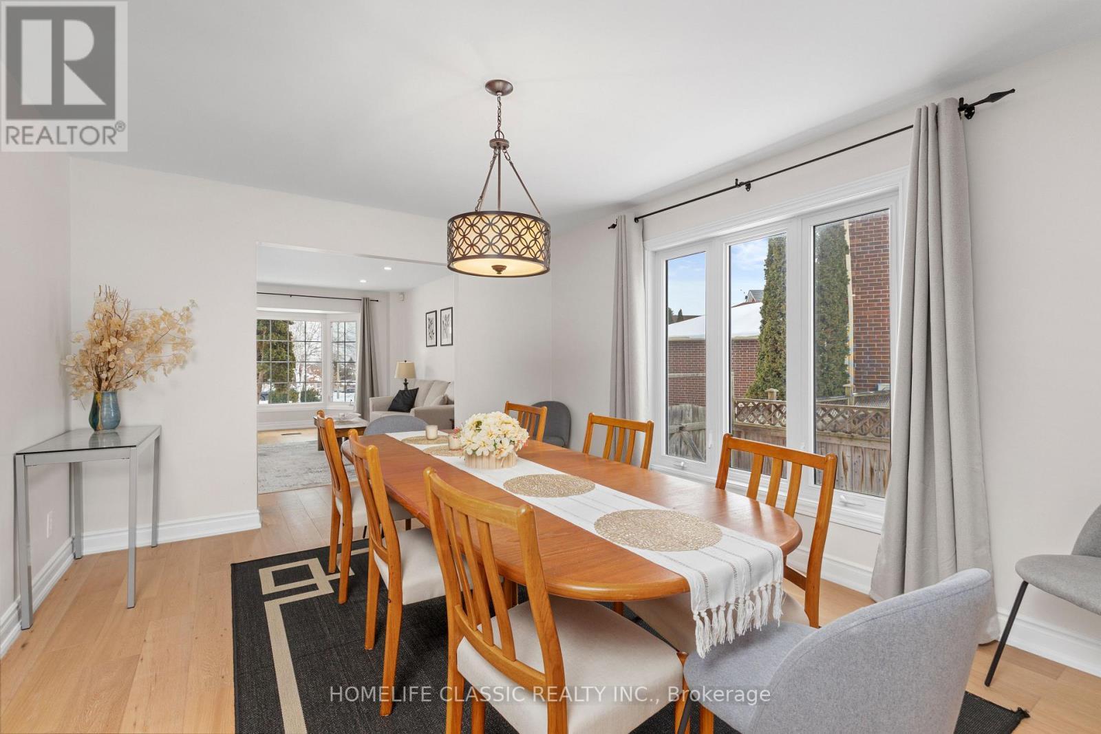 521 Sundown Crescent, Pickering, ON - Indoor Photo Showing Dining Room