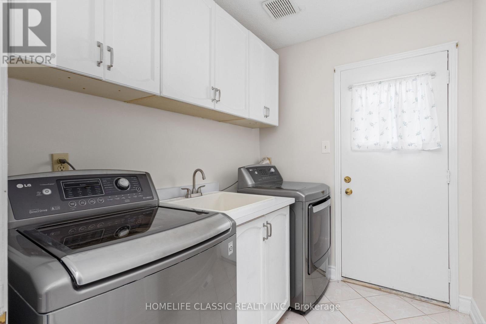 521 Sundown Crescent, Pickering, ON - Indoor Photo Showing Laundry Room