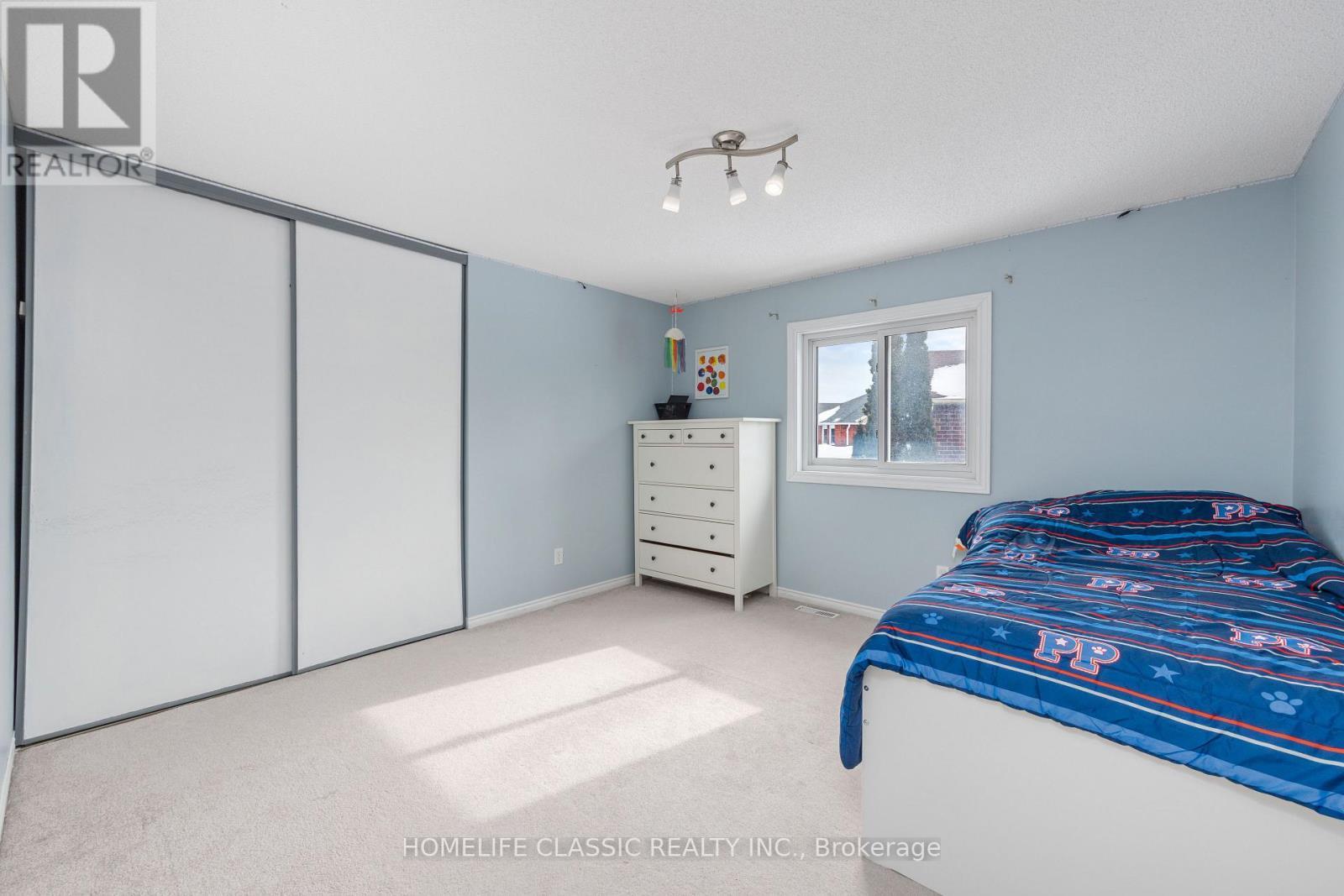 521 Sundown Crescent, Pickering, ON - Indoor Photo Showing Bedroom
