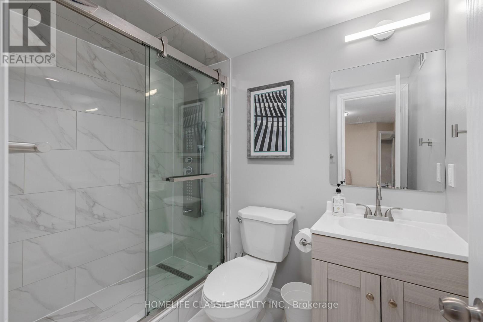 521 Sundown Crescent, Pickering, ON - Indoor Photo Showing Bathroom
