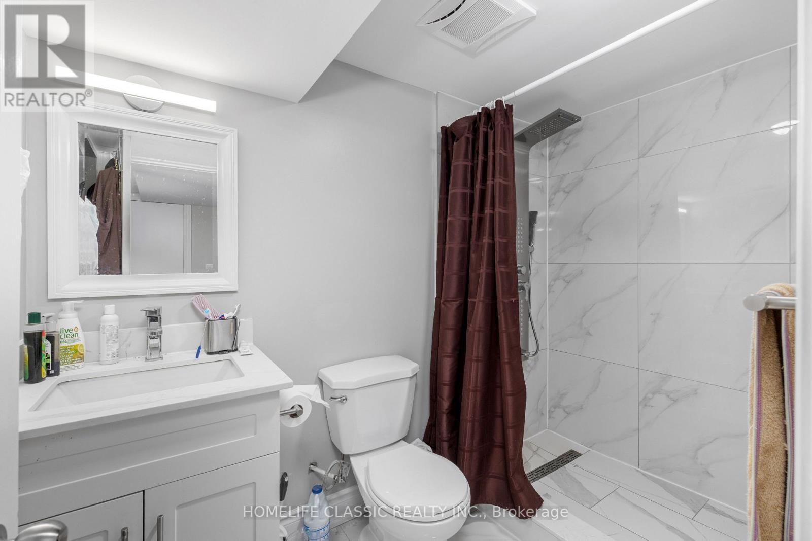 521 Sundown Crescent, Pickering, ON - Indoor Photo Showing Bathroom